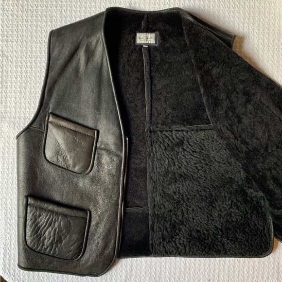 GORGEOUS VINTAGE Paul Smith Shearling Vest - Picture 3 of 4